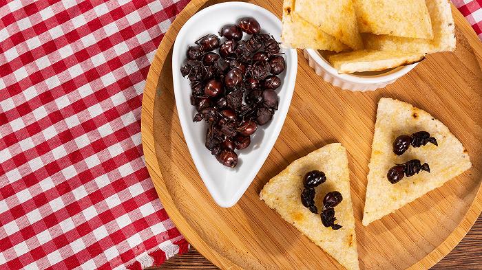 Le formiche “aggiungono acidità” al dessert stellato, che però in Corea è un piatto da galera