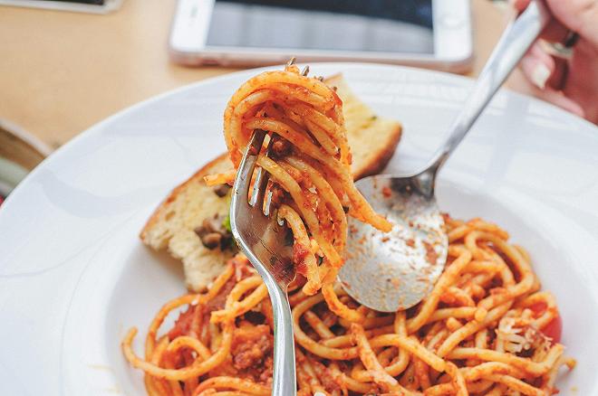mangiare-spaghetti