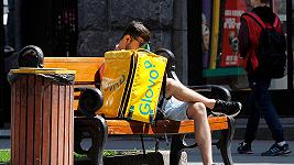 Il caldo ha riportato nel vivo la questione dei rider, per cui ancora nulla è cambiato