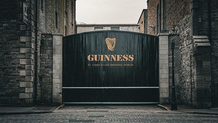 Guinness raddoppia la produzione ma programma licenziamenti