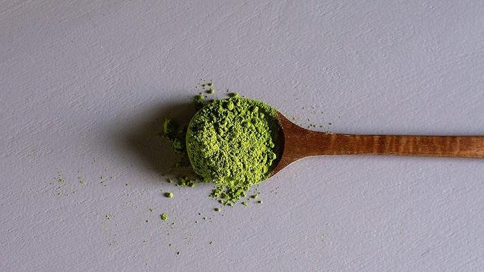 Beviamo troppo matcha, e per il Giappone è un problema
