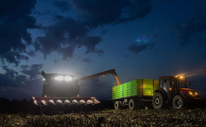 raccolto-notturno-agricoltura-