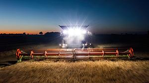 La raccolta notturna è la nuova normalità dell’agricoltura