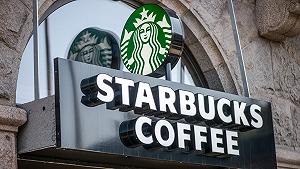 Starbucks dice addio alla sostenibilità: meglio tagliare i costi