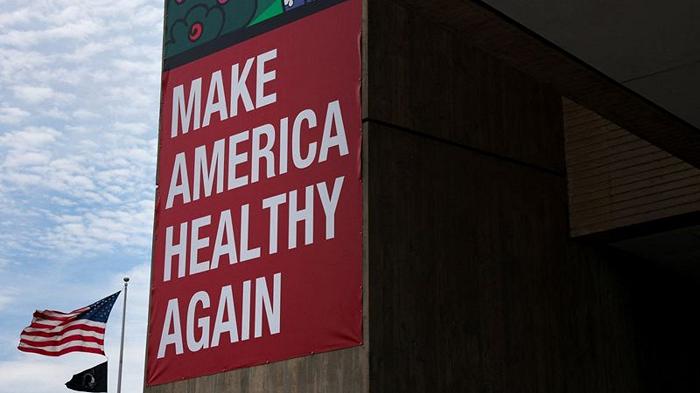 Negli USA è scontro tra Kennedy e l’industria alimentare