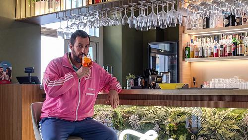 Nell’epoca dell’AI, Adam Sandler s’è mangiato mezza Torino