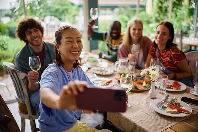 cellulare al ristorante