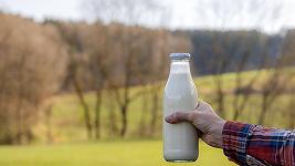 Negli Stati Uniti si torna a parlare di messa al bando del latte crudo