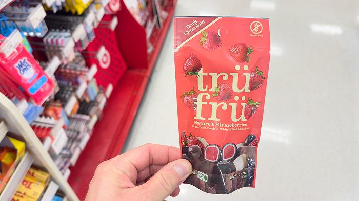 La frutta surgelata ricoperta di cioccolato sta fatturando tantissimo