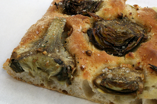 La pizza ai carciofi del Panificio Monti La pizza ai carciofi del Panificio Monti