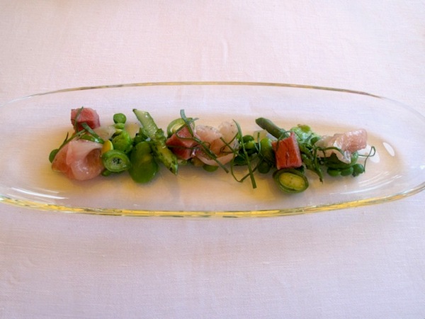 Trippa di baccalà con caviale, pancetta, ricotta e taccole