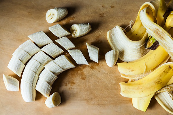 Banane tagliate a pezzetti banane, pezzetti, gelato