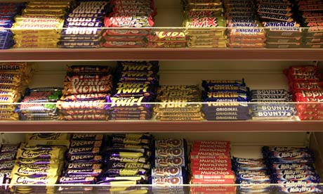 Barrette di cioccolato in un supermercato