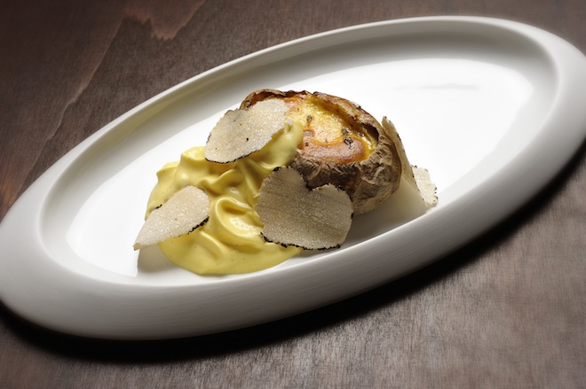 Una patata in attesa di diventare tartufo