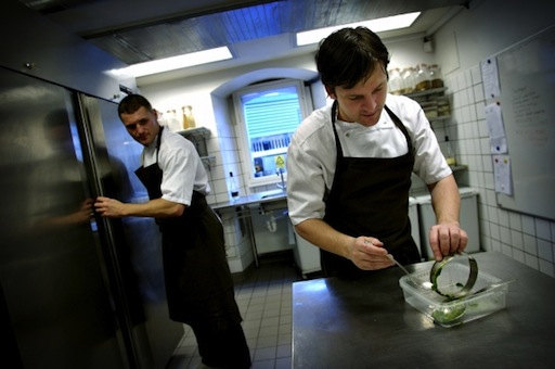 Rene Redzepi in azione nel ristorante Noma