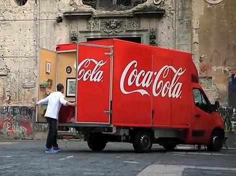 Pubblicità Coca Cola: errare è umano, perseverare è Simone Rugiati