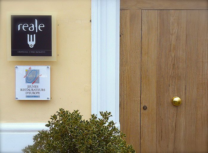 L'ingresso del ristorante Reale di Rivisondoli