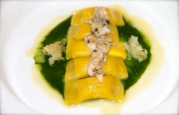 Maccheroni ripieni di anguilla affumicata