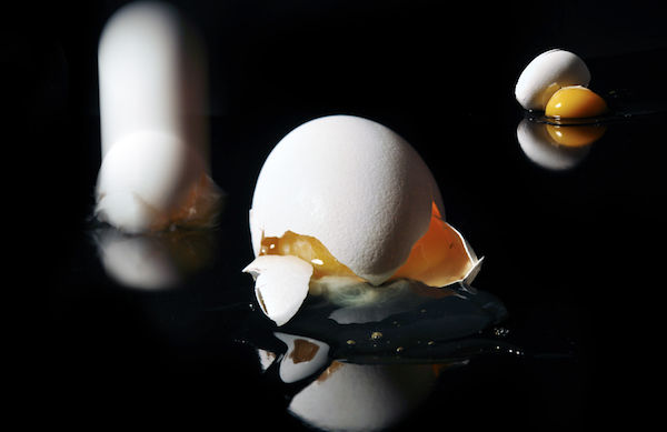 E ora, un argomento terribilmente serio: uova al tegamino