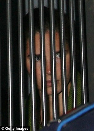 Amanda in gabbia