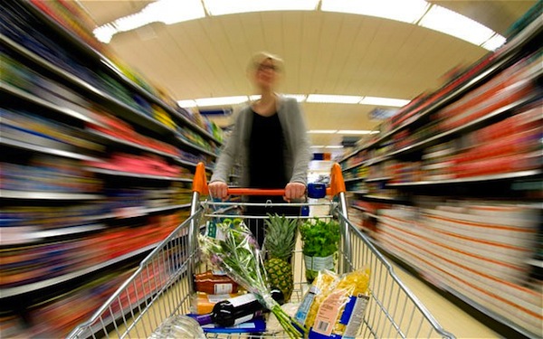 Bye bye supermercato: non entrarci per un anno, spendere meno e, forse, vivere meglio