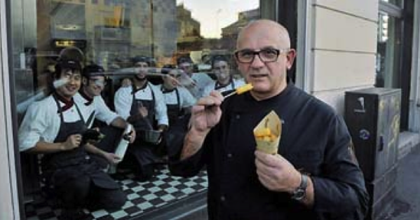 Claudio Sadler reinventa il risotto alla milanese in chiave street food