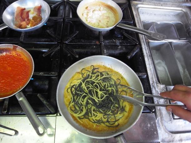 Gli spaghetti bianconeri della trattoria La Botte