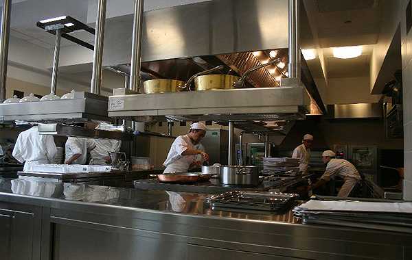 Chef per una sera: adesso i ristoranti affittano le loro cucine