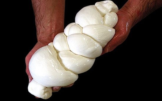 Una treccia di mozzarella