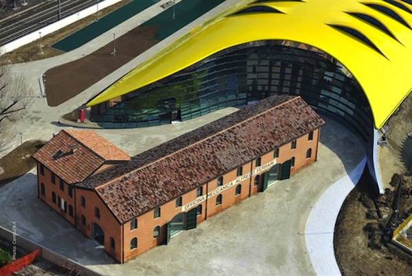 Terremoto e parmigiano: cena solidale al Museo Ferrari con Massimo Bottura