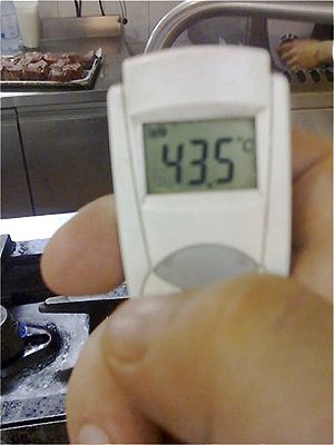 Temperatura di servizio nella cucina del ristorante Nicola Cavallaro di Milano