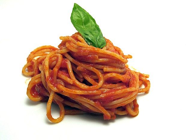 Spaghetti con passata di pomodoro Mutti