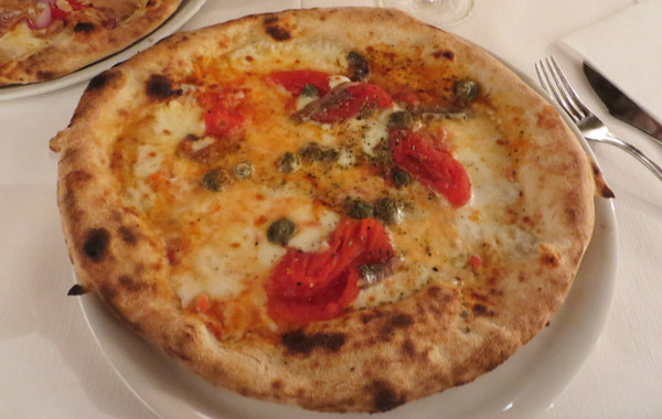 pizzeria grigoris pizza capperi salina alici