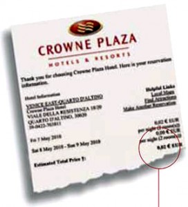 Una conferma di prenotazione dell'hotel Crown Plaza