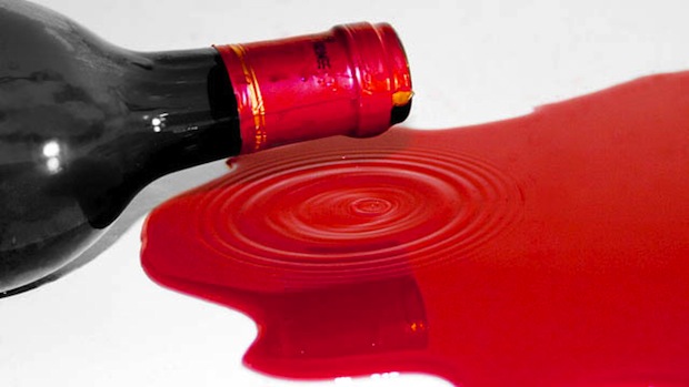 Il mondo del vino sanguina