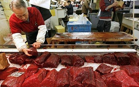 Carne di balena venduta a Tokyo
